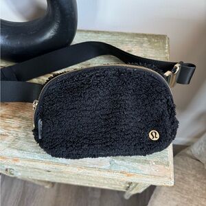 Lululemon Everywhere Belt Bag